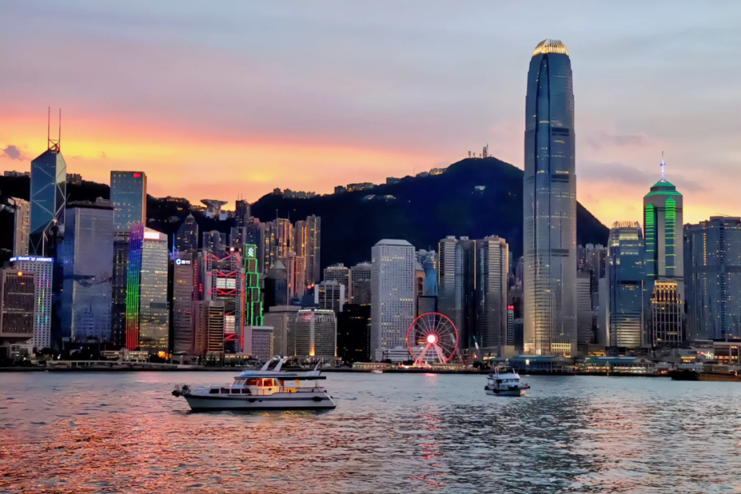 有钱人争相购买香港巨额保险，背后原因竟然是 ......